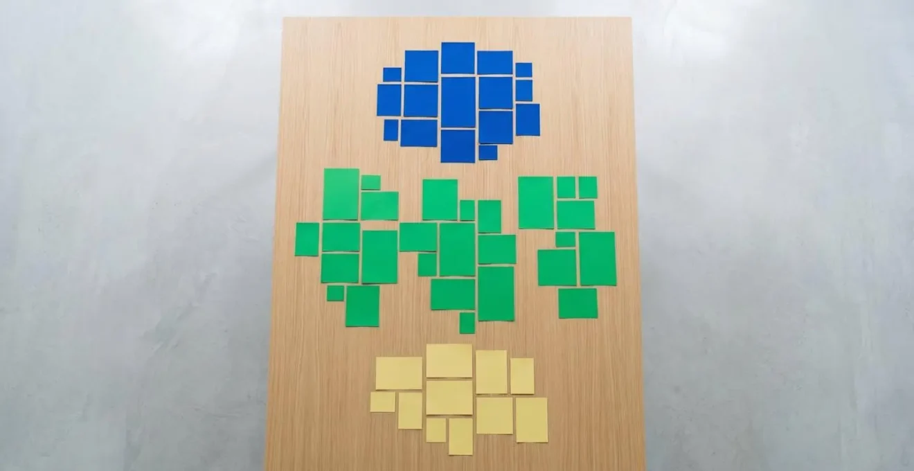 Visualisation de la segmentation RFM avec des segments de clients représentés par des formes géométriques colorées